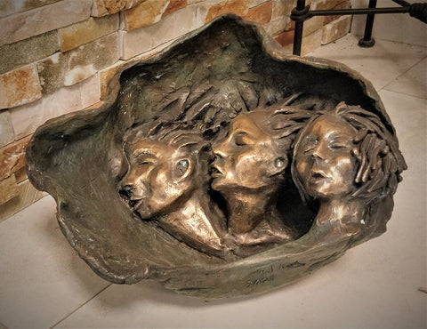 אילת גולדנצויג | Eilat goldenzweig, bronze  sculpture, height 25 cm